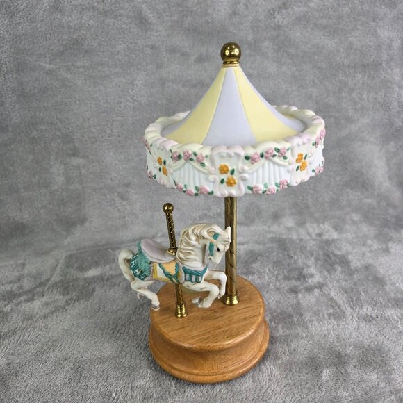 Vintage Willitts Designs Group II Musical Carousel Horse Figurine Wooden Base - Picture 5 of 10